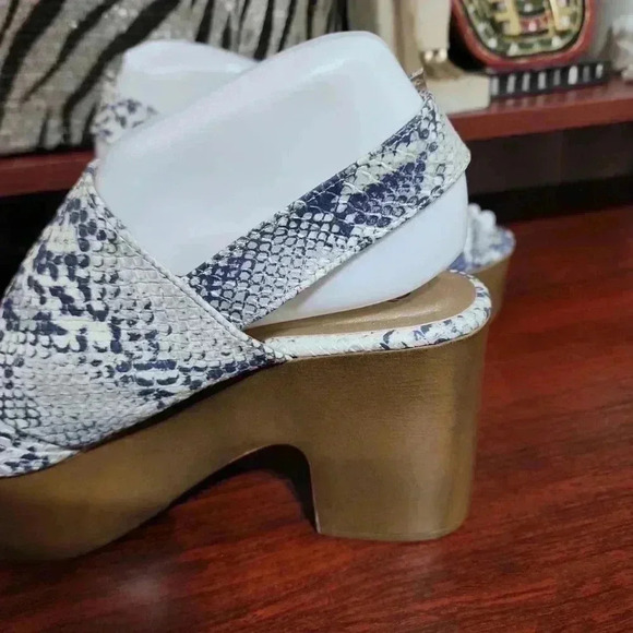 Qupid Sling Back Chunky Platforms. Size 7 - Picture 12 of 13